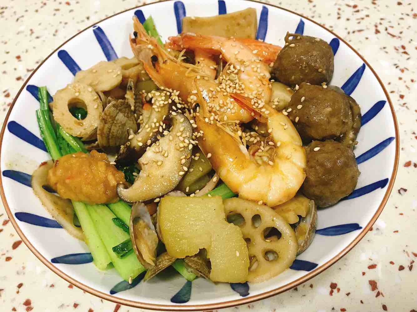 小龙虾调料变形记—海鲜麻辣锅！成品图