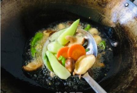 干锅杂蔬的做法步骤：2